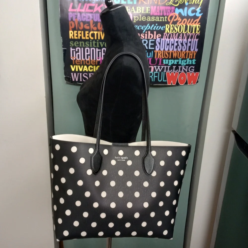 Elite Ebony & Ivory Kate Spade Tote!.